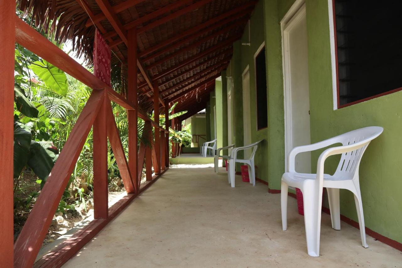 The Hidden Lodge Люганвиль Экстерьер фото